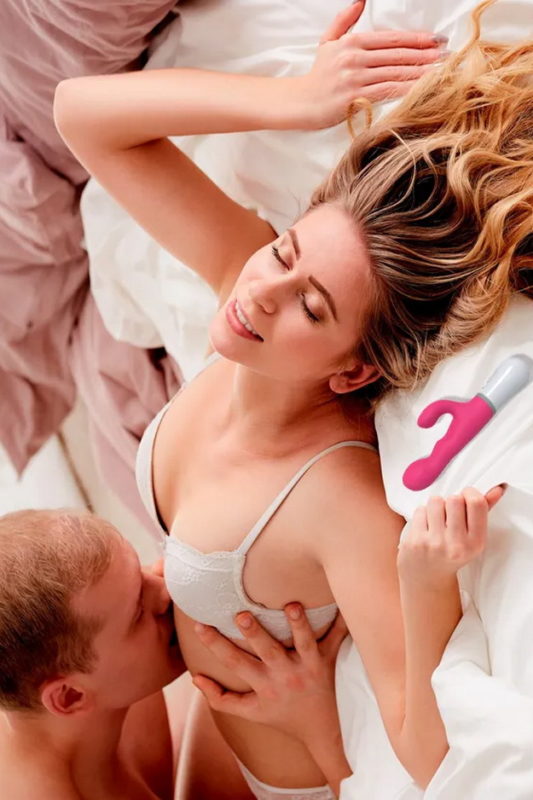 Hogyan használjon vibrátort vagy dildót egy pár, szex és előjáték közben?