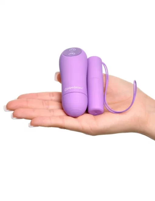 Bugyiba rejtett távirányítós vibrátor Petite panty thrill her purple