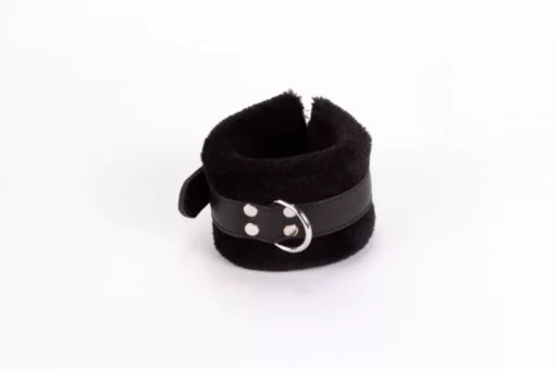 Szőrmés bilincs fekete Handcuff design made in calf softy leather