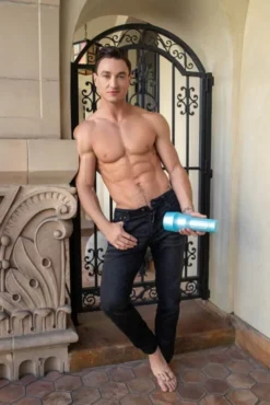 Maszturbáló pornósztár, férfi végbélnyílás – Cade Maddox, Alpha